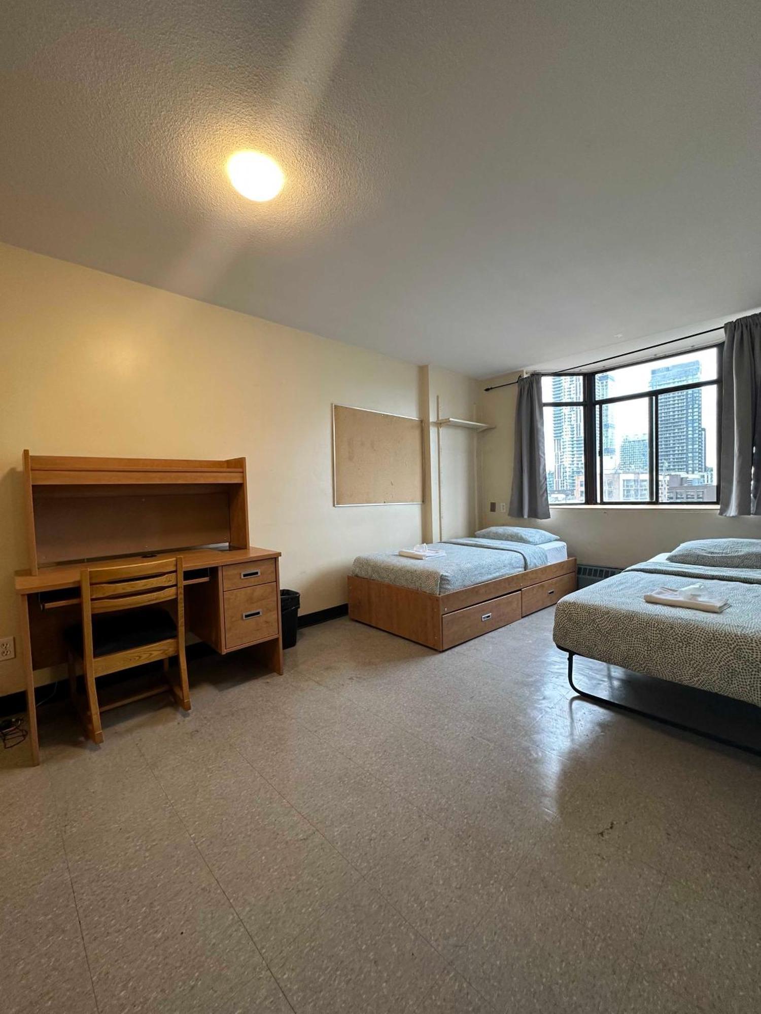 Neill Wycik Hotel Торонто Экстерьер фото